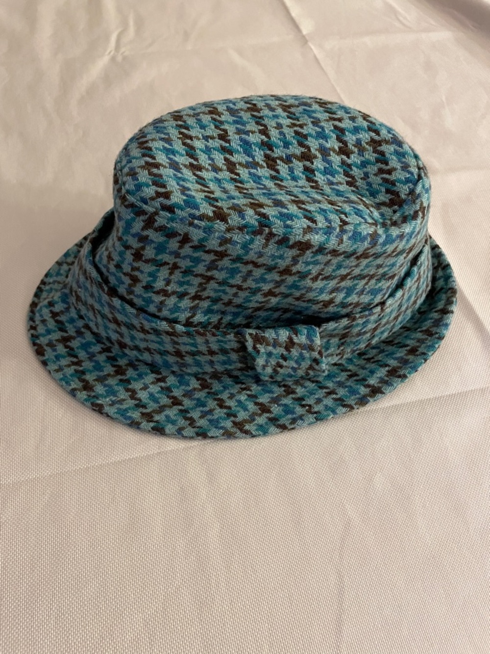 Banana Republic Blue and Brown Houndstooth Bucket Hat